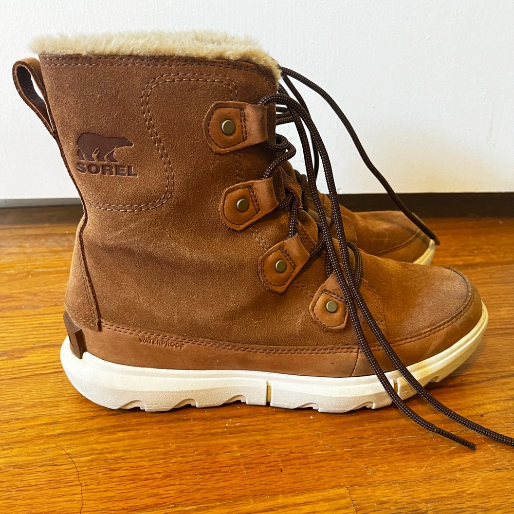 Sorel Winter Boots - great condition!! Size 8